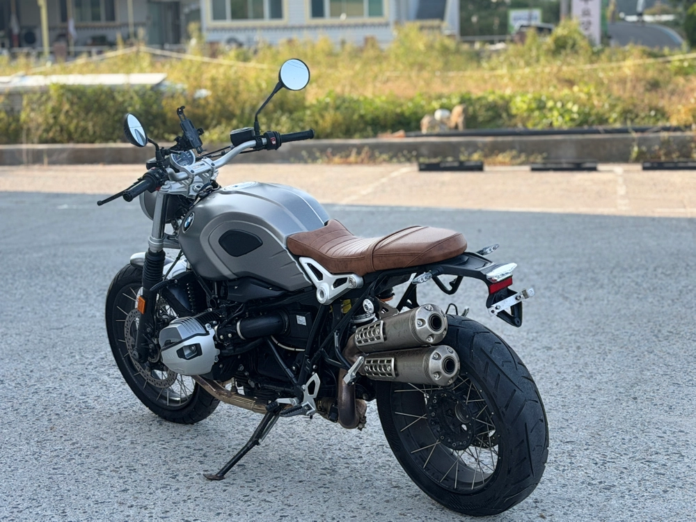BMW 알나인티 스크램블러 18년식 1.1만km 차량 판매합니다 이미지