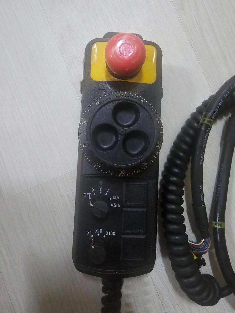 화천 MCT,CNC (siemens)지멘스 컨트롤러 MPG핸들 이미지