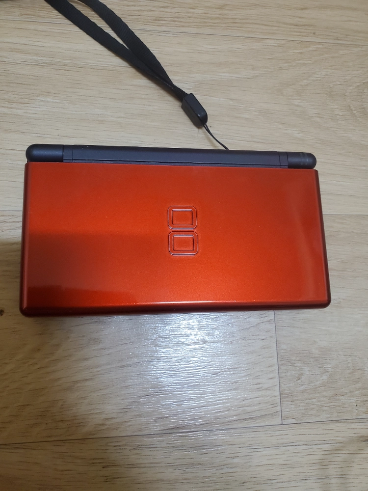 닌텐도 DS Lite 무척깨끗한거 팝니다 - 안심되는 중고거래