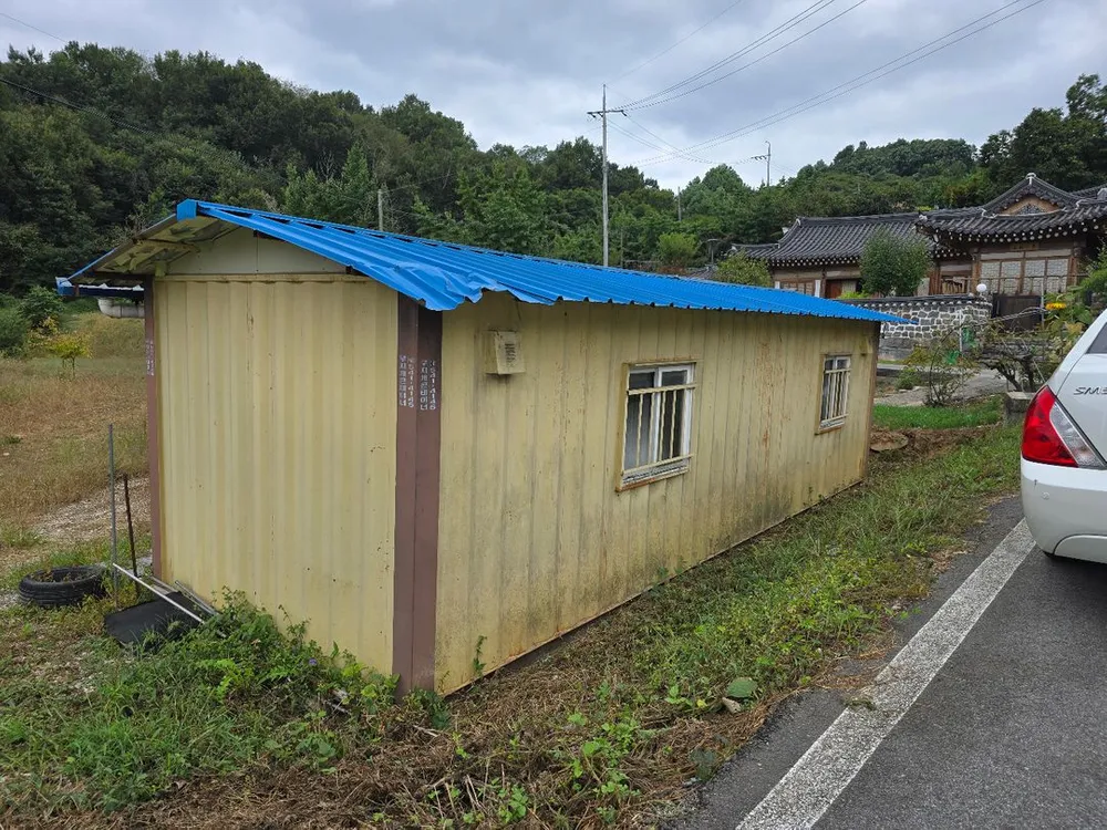 컨테이너 창고 이미지