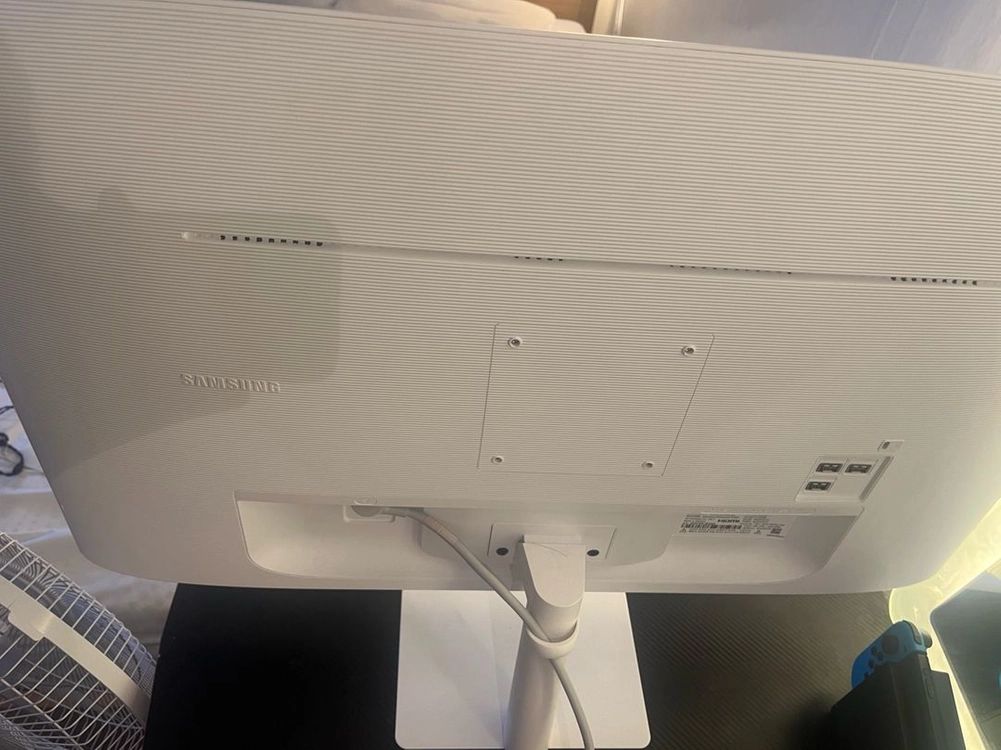 삼성 스마트 모니터 m7 32인치 S32FM703UK 이미지