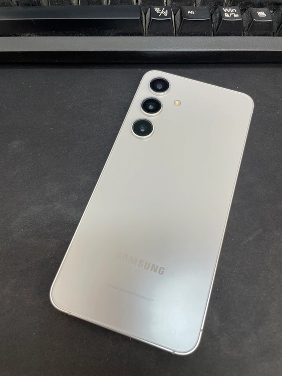 갤럭시S24 그레이 256GB 무잔상 상태좋은 중고46만4천팝니다 이미지