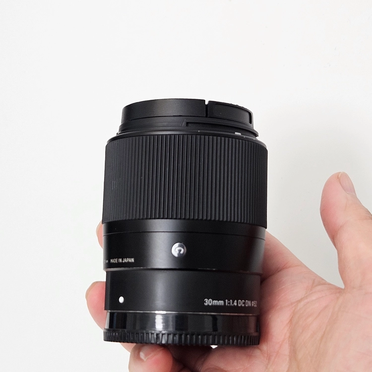 (소니마운트 APS-C) 시그마 30mm f1.4 - 안심되는 중고거래
