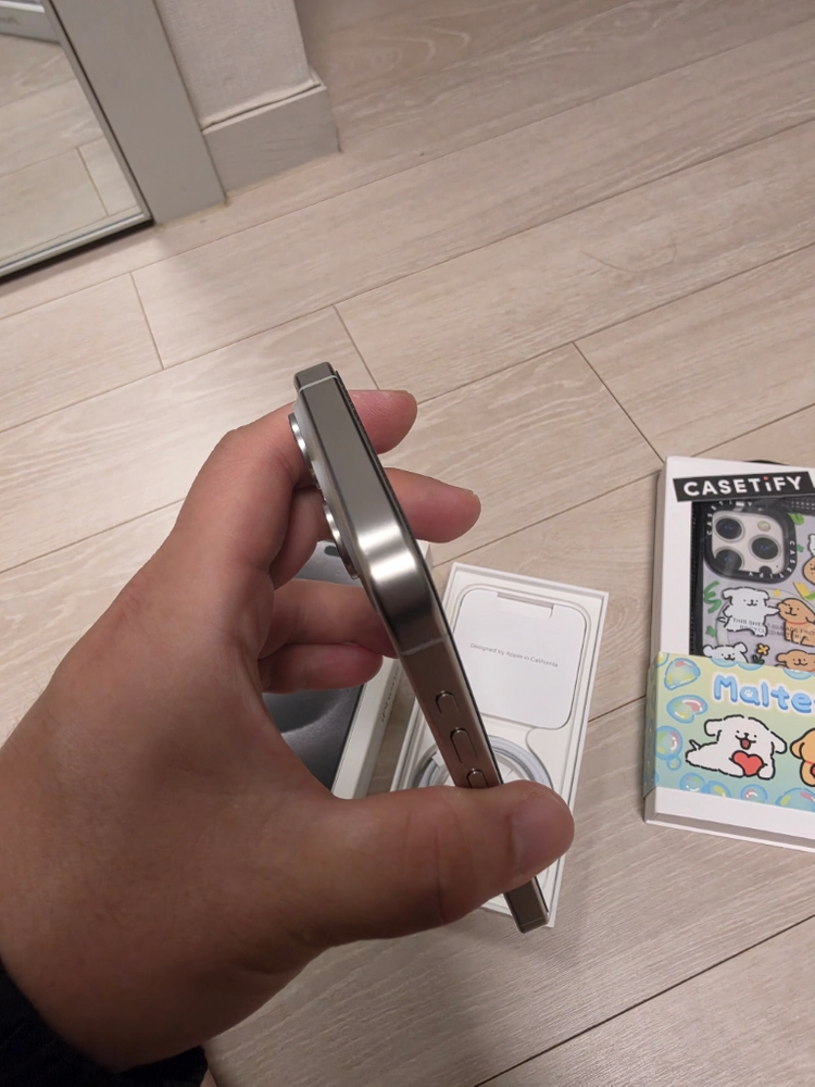 아이폰 15프로 pro 256GB 화이트 티타늄 팝니다 이미지