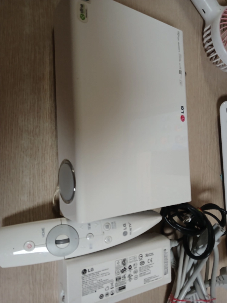 LG 미니빔TV 프로젝터모델명 PA75K 이미지