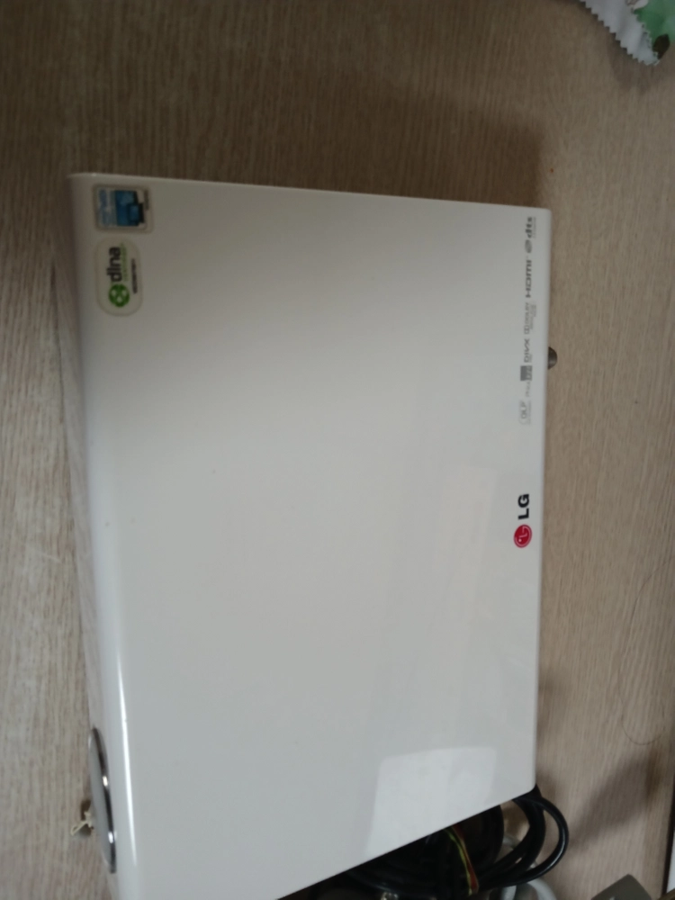 LG 미니빔TV 프로젝터모델명 PA75K 이미지