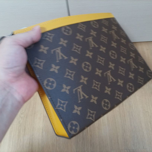 루이비통 클러치백 이미지