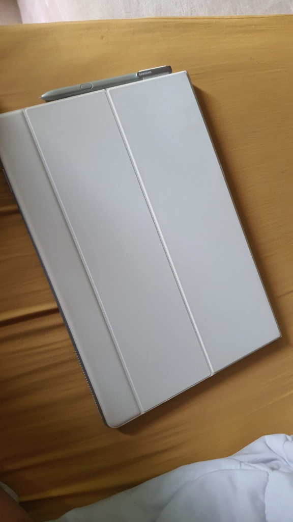 갤럭시북12.0 lte 모델 s펜포함 pd충전 키보드 깨끗하고 상태좋음 이미지