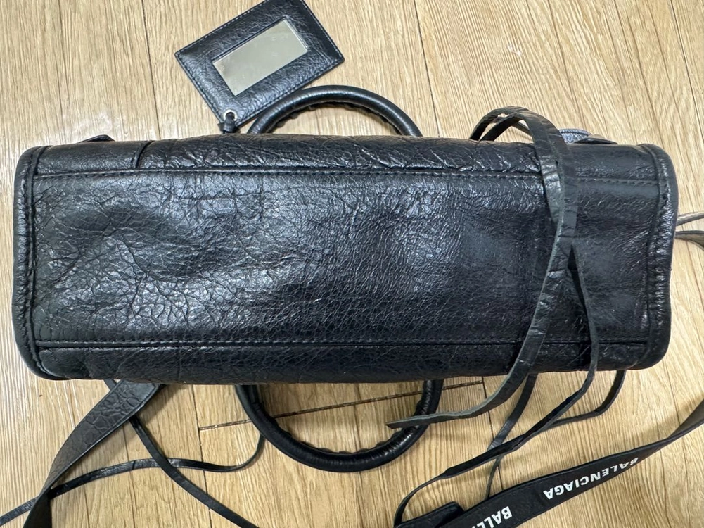 발렌시아가 시티백 미니 로고스트랩 은장 이미지