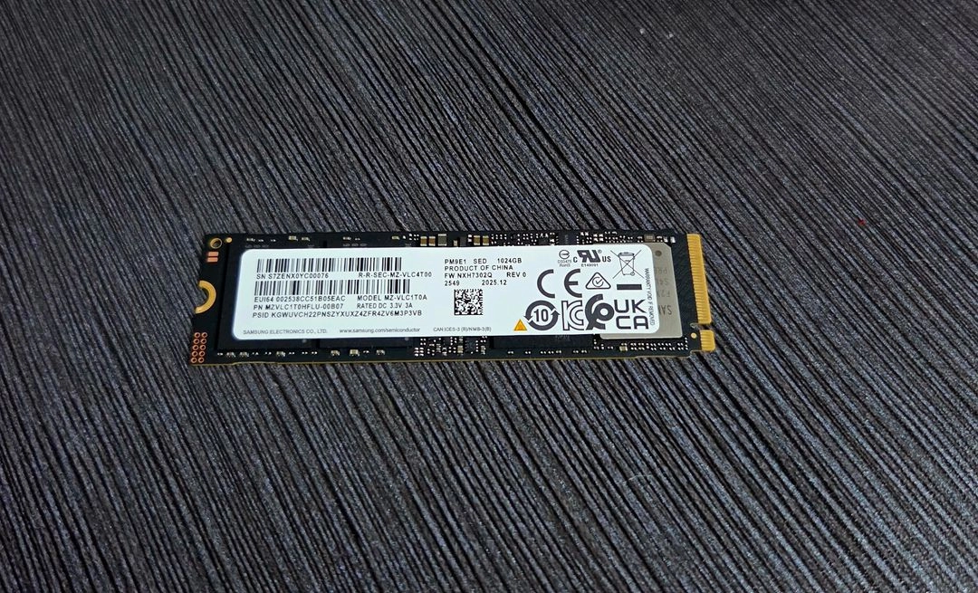 삼성 PM9E1 NVMe SSD 1TB 신동품 이미지