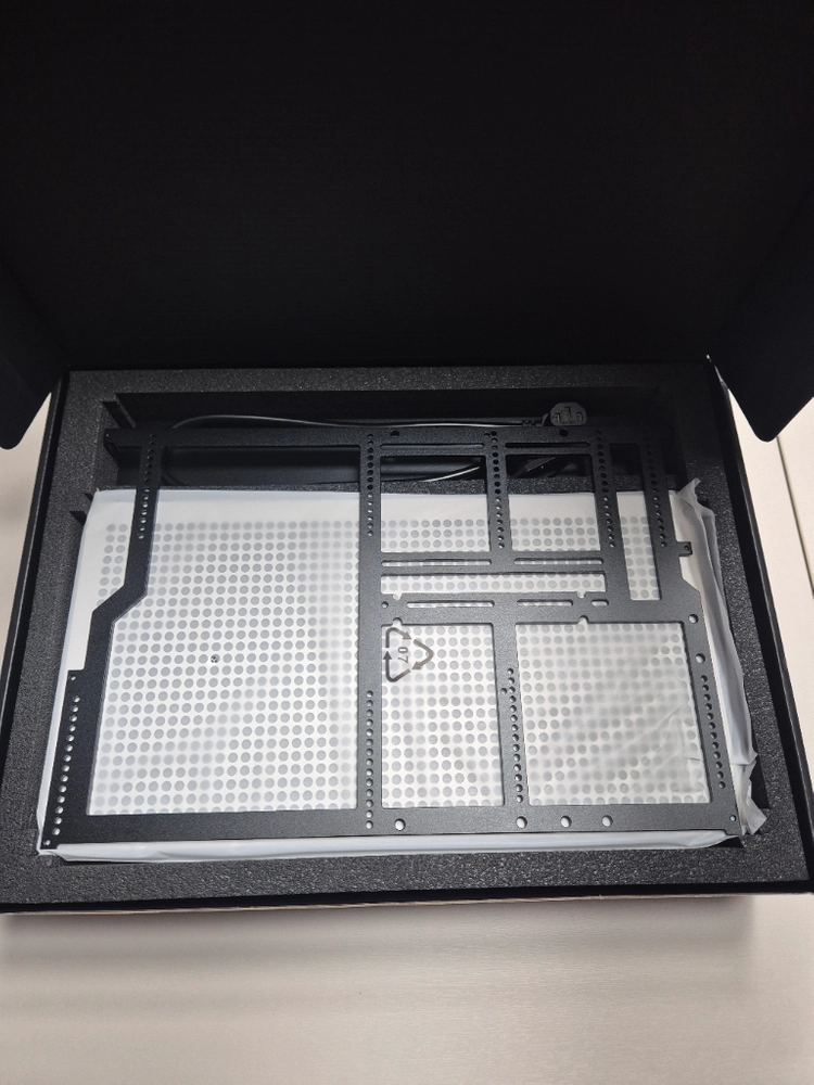 ncase m3 silver grater 이미지