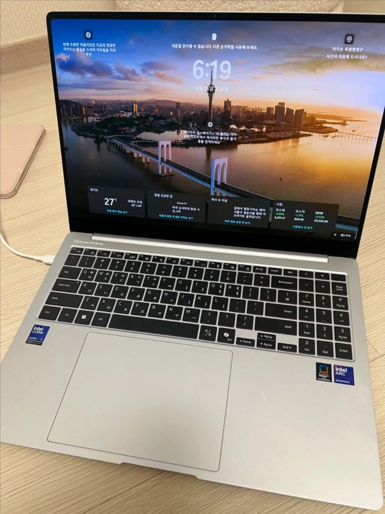 갤럭시북5 프로 16인치 Ultra7 32GB 1TB 1회 사용 이미지