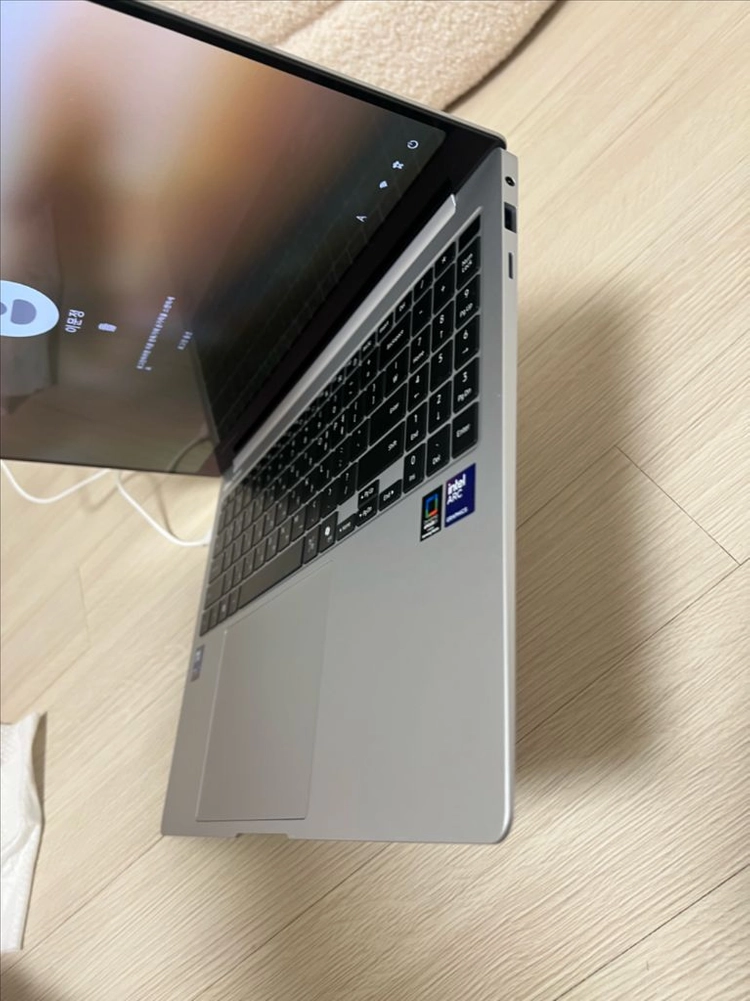 갤럭시북5 프로 16인치 Ultra7 32GB 1TB 1회 사용 이미지