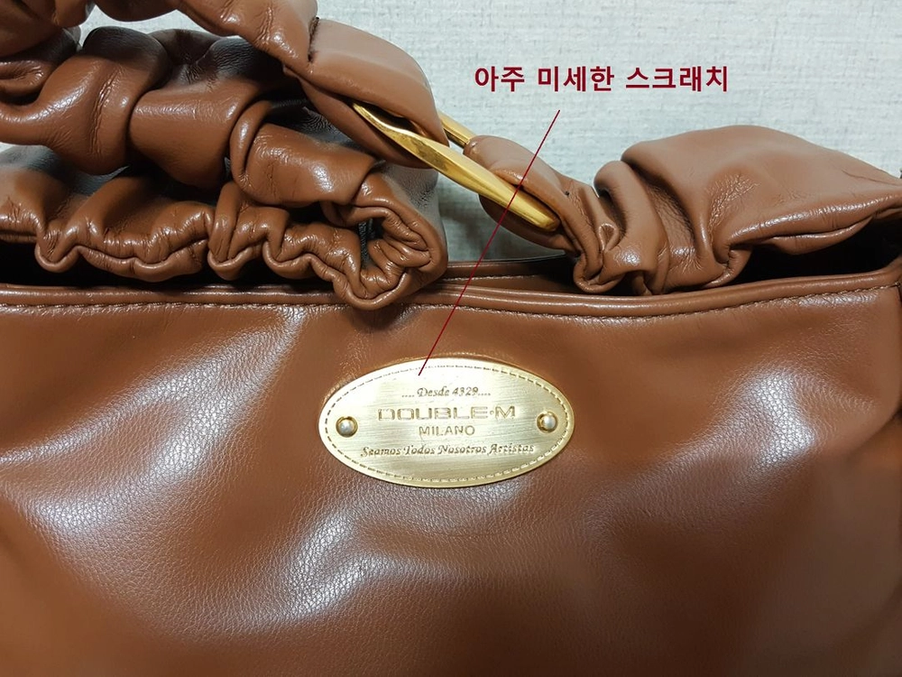 더블엠 경량 인조가죽 셔링 토트 숄더 크로스백(소형)상태우수 이미지
