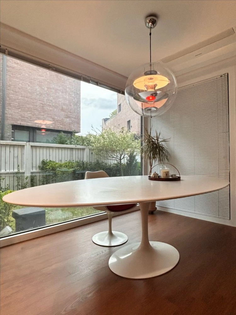 놀 knoll 사리넨 오발 테이블 화이트 라미네이트 244x137cm 이미지