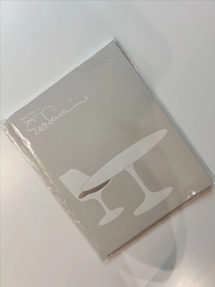 놀 knoll 사리넨 오발 테이블 화이트 라미네이트 244x137cm 이미지