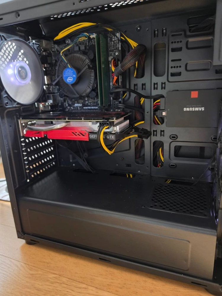 PC 데스크탑 게이밍 컴퓨터 본체 팝니다. 이미지