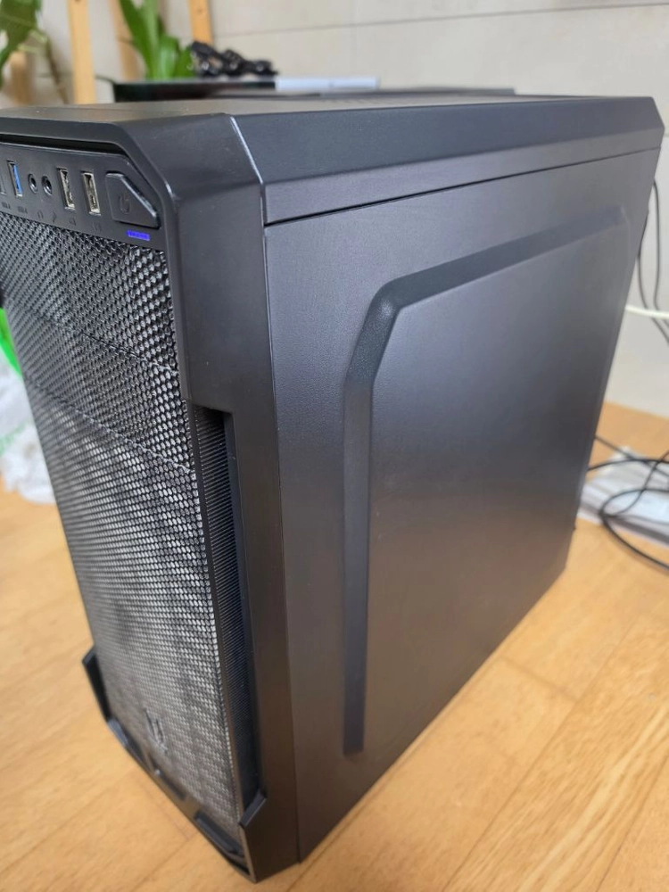 PC 데스크탑 게이밍 컴퓨터 본체 팝니다. 이미지