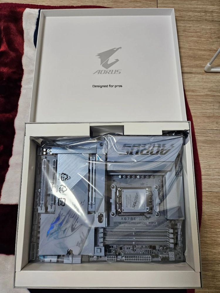 gigabite x870e aorus pro ice x3d 이미지
