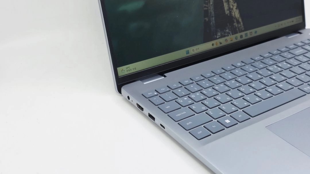 DELL 인스피론 16 5645 W001KR Ryzen 5 8540U 8GB SSD 512GB 중고노트북 이미지