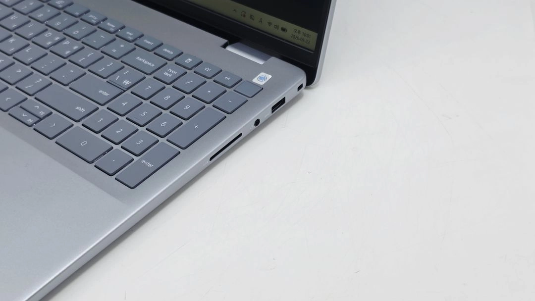 DELL 인스피론 16 5645 W001KR Ryzen 5 8540U 8GB SSD 512GB 중고노트북 이미지