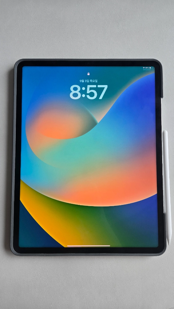 Apple iPad Pro 12.9인치 6세대 128GB, 애플펜슬 2세대, 로지텍 콤보터치 일괄판매 이미지