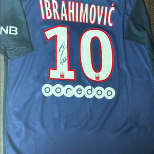 즐라탄psg 싸인 유니폼 이미지