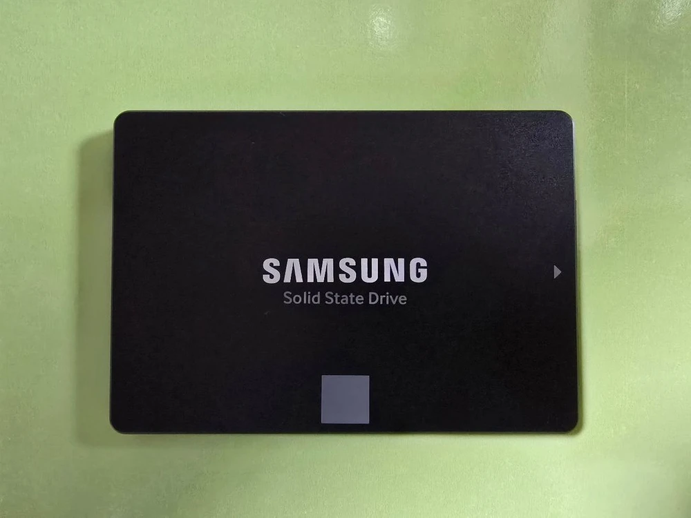 삼성 870 EVO 4TB SSD 이미지