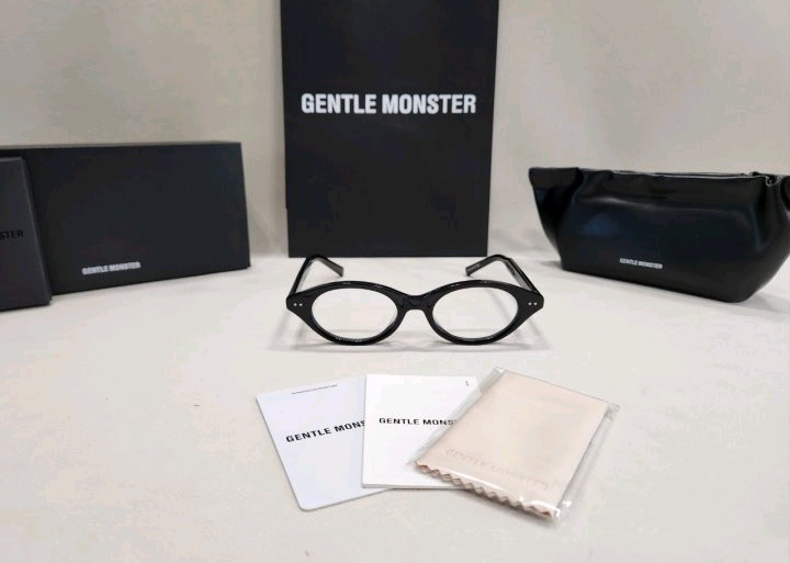 젠틀몬스터 마르지엘라 MM111 안경 이미지