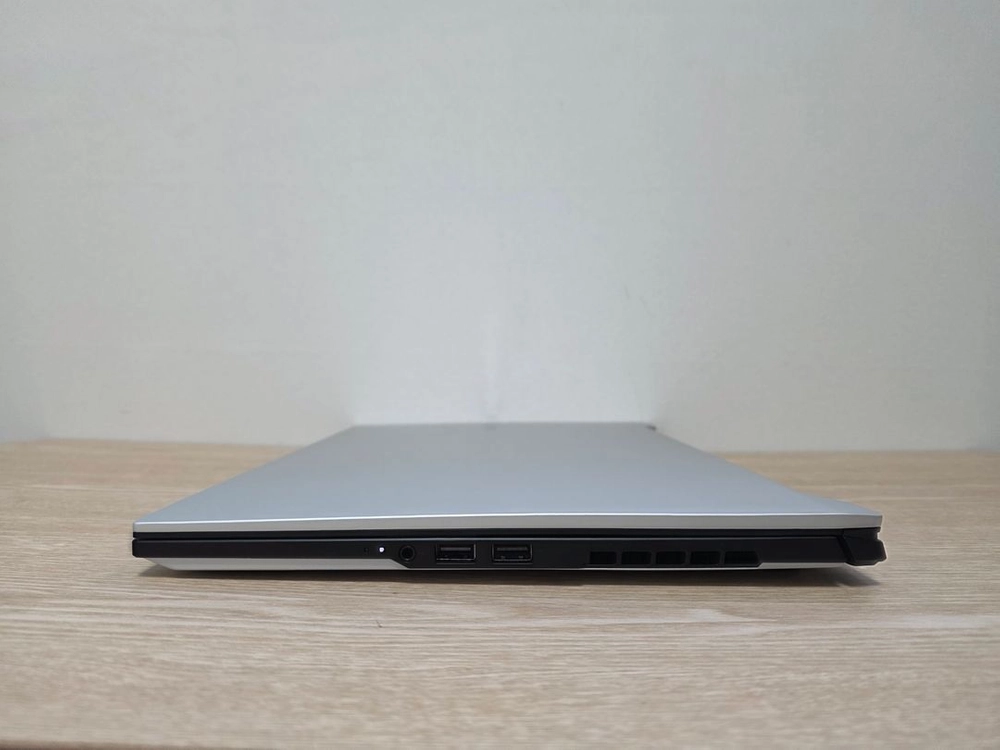 기가바이트 AERO X16 루나화이트 풀박스 (RTX 5070 / 램 32GB) 거의 새것 이미지