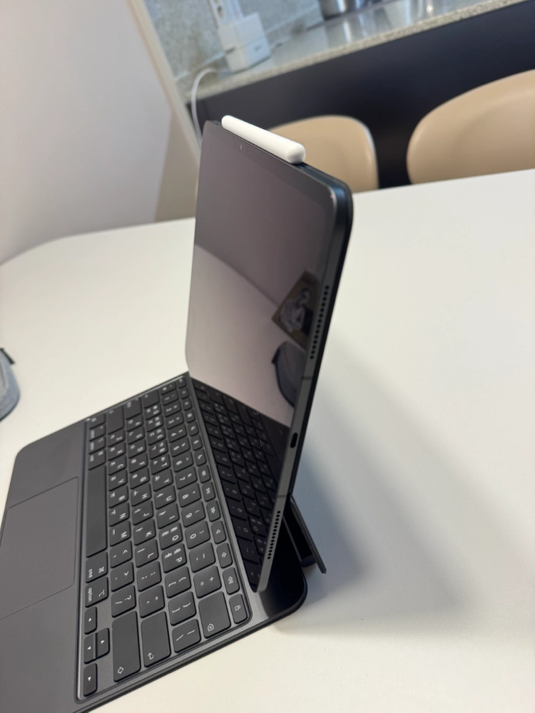 iPad Pro M4 13인치 셀룰러 256GB 풀세트 | 사이클 76회 | 매직키보드, 애플펜슬프로 포함 이미지