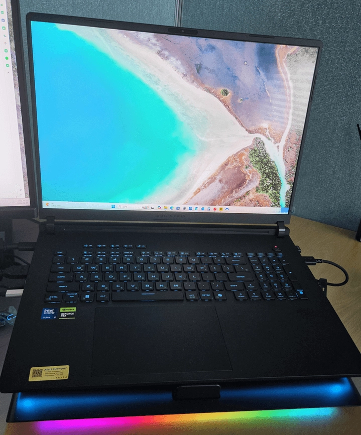 ASUS ROG Strix SCAR18 인텔 코어 울트라 9 275HX/ 엔비디아 RTX 5090/2TB/64G 이미지