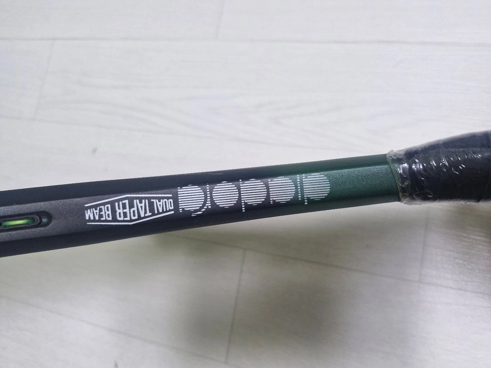디아도라테니스라켓 이미지