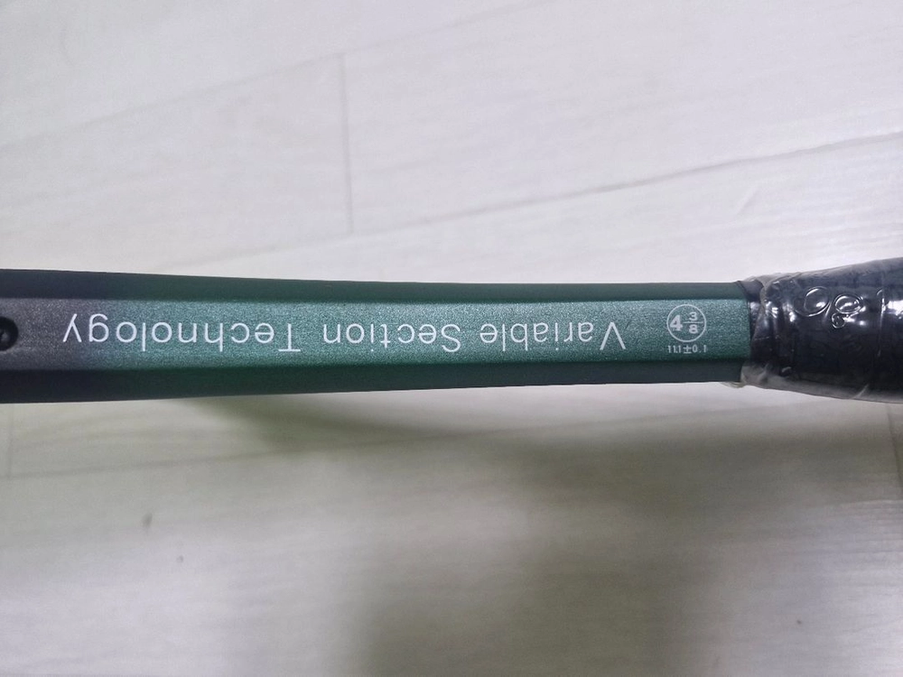 디아도라테니스라켓 이미지