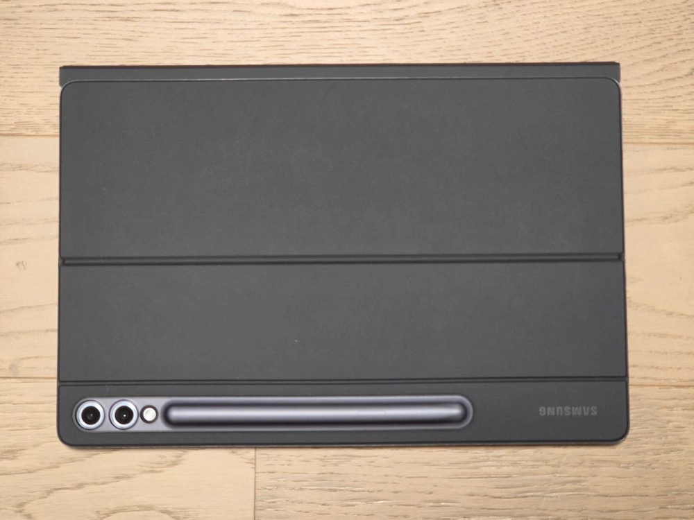 갤럭시 탭 S10+ Wi-Fi 문스톤그레이 512GB (SM-X820NZAEKOO) + 삼성 정품 키보드 북커버 이미지