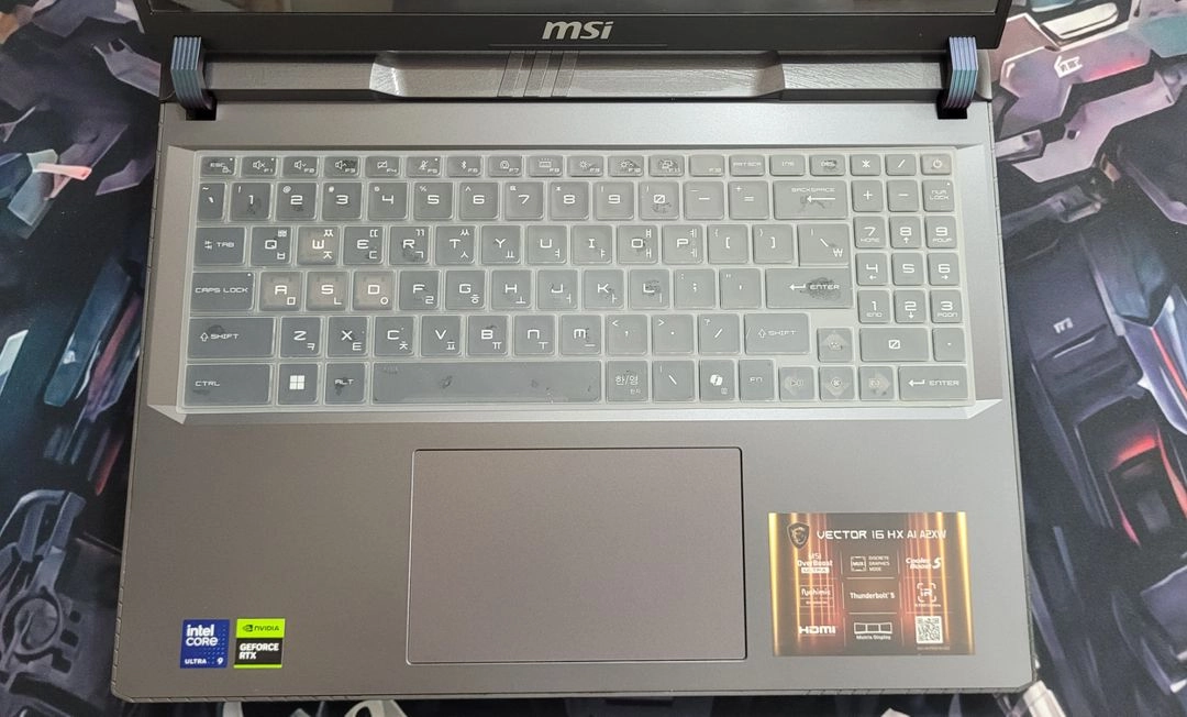 MSI Vector 노트북 16인치 I9 275HX / 램32GB / SSD 1TB / RTX5080 판매합니다 이미지