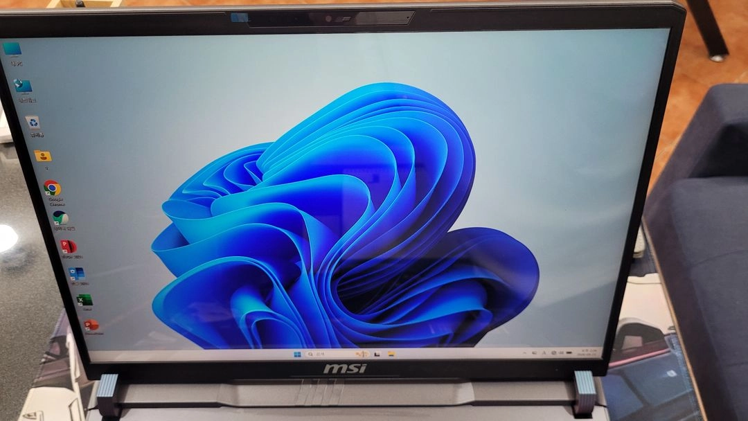 MSI Vector 노트북 16인치 I9 275HX / 램32GB / SSD 1TB / RTX5080 판매합니다 이미지