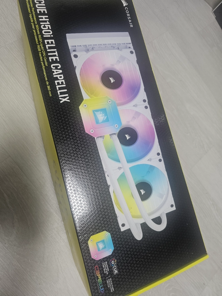 커세어의 H150i 엘리트 CAPELLIX 수랭쿨러 화이트 색상입니다. 이미지