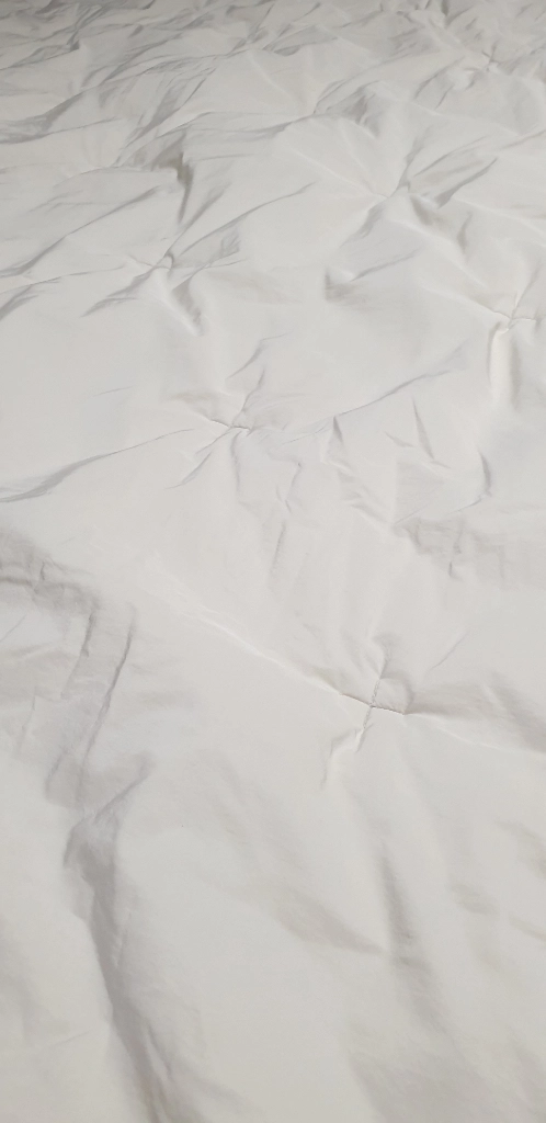 아이보리 퀸사이즈 누빔 이불 이미지