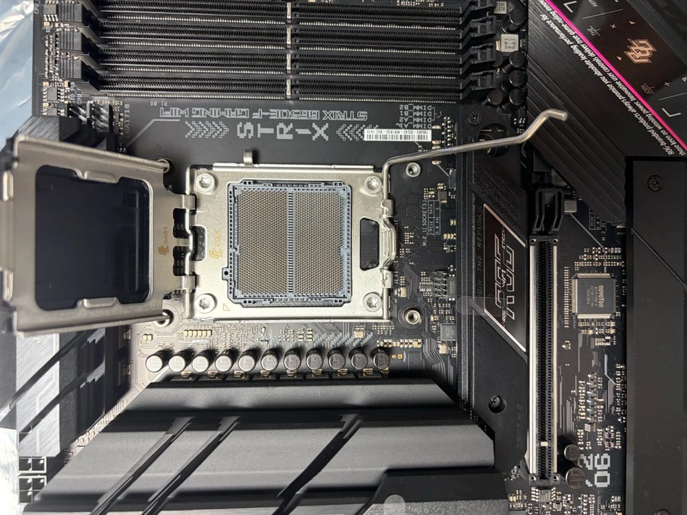 asus rog strix B650E-f 게이밍 WIFI 메인보드 이미지