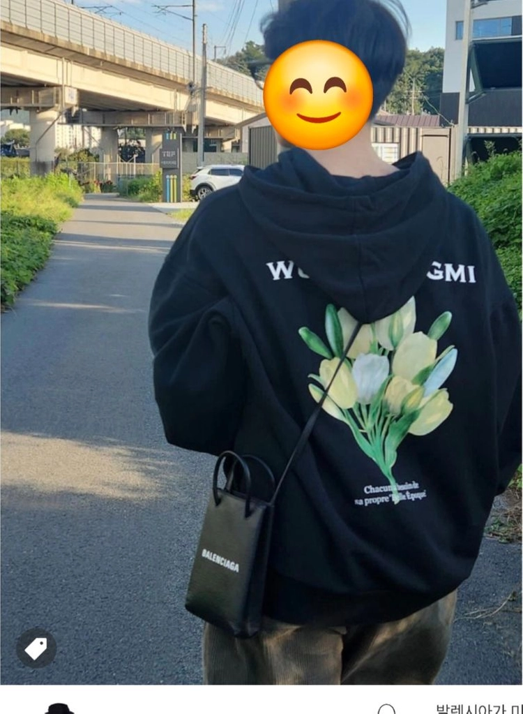 발렌시아가 미니백 폰홀더백호보백리에디션숄더백버킷백팩테수토루이비통발렌시아가디올셀린느프라다샤넬생로랑가방알마bb구찌 이미지