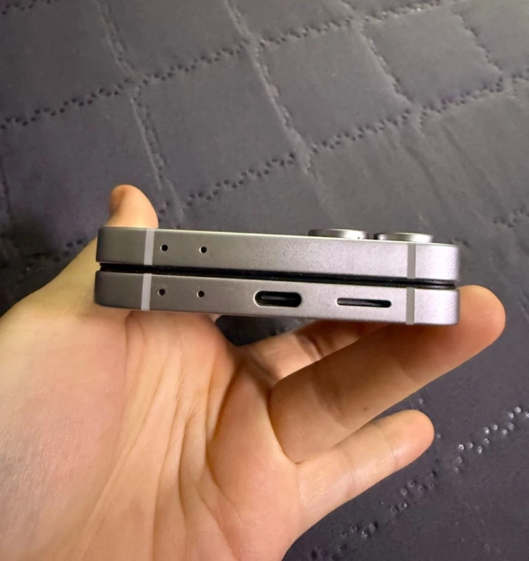 삼성 갤럭시 Z 플립6 실버 256GB 이미지