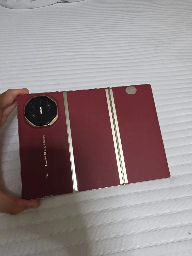 화웨이 Mate XTs Ultimate Design 3단 폴더블폰 1TB/16gb램 풀박 새거수준 - 안심되는 중고거래
