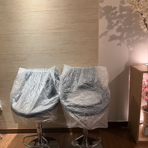 아일랜드 식탁 홈바 회전의자 2개일괄 이미지