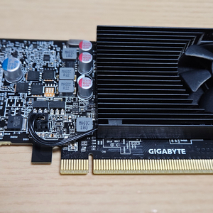 기가바이트 GT1030 D5 2GB LP 그래픽카드 판매합니다. 이미지
