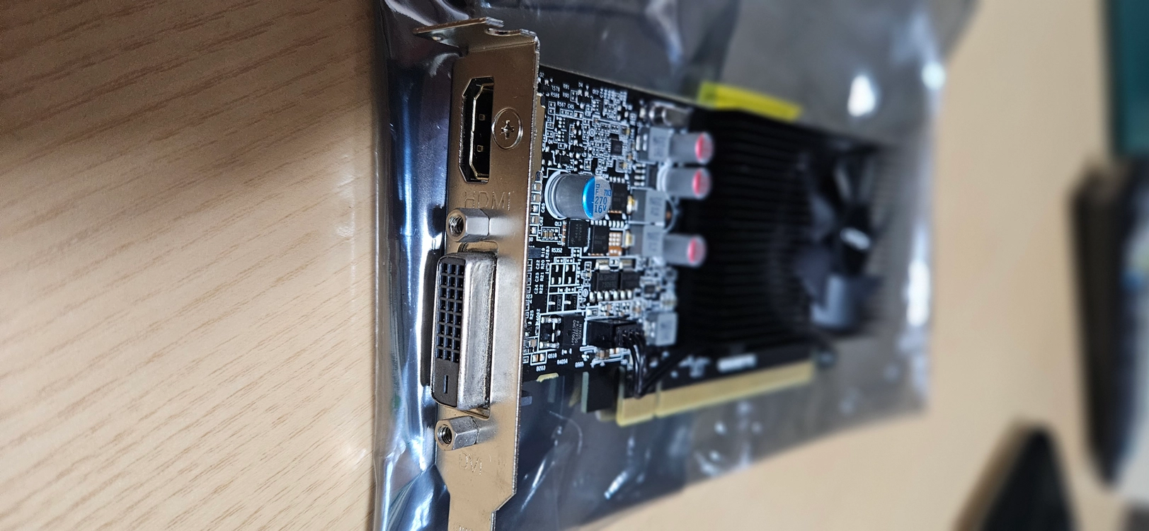 기가바이트 GT1030 D5 2GB LP 그래픽카드 판매합니다. 이미지