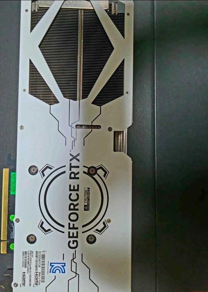 GALAX RTX 4070 Ti SUPER EX GAMER WHITE 이미지