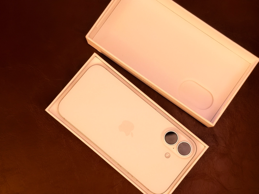 아이폰17 화이트 256GB 풀박스 이미지