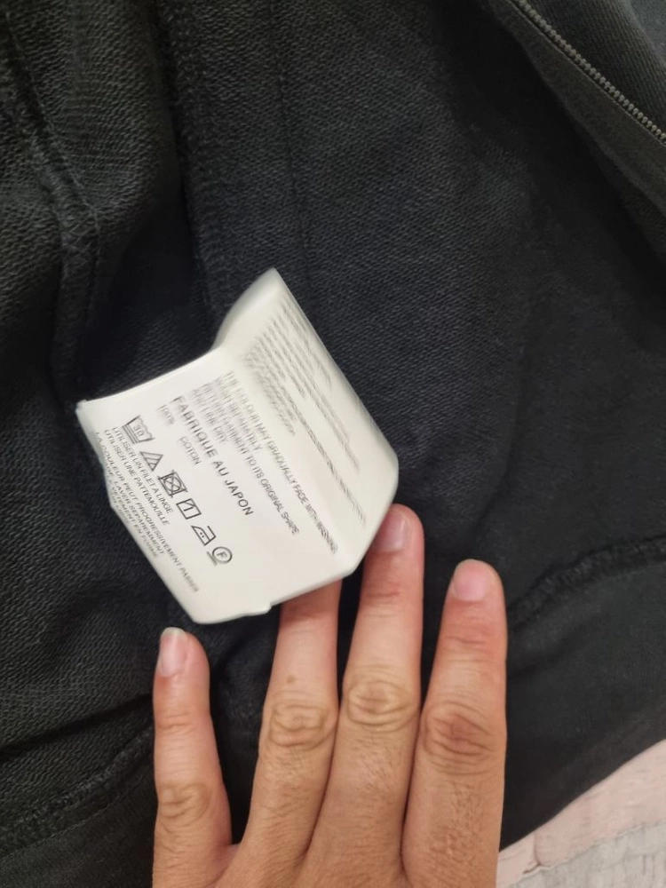 200% 정품 매장 꼼데가르송 블랙 미개봉 새상품 XL S 2개 커플템 보유 플레이 더블 하트 와펜 공용 후드집업 이미지