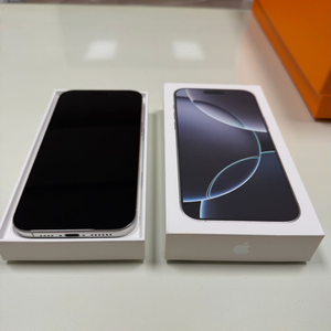 아이폰 16 프로맥스 512gb 화이트티타늄 팝니다. 이미지